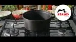 Staub LaCocotte Bräter Rund 28cm 6,7L Gusseisen Trüffelweiß Induktion mit Deckel – Bild 2